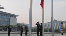 擎旗奋进新征程，建院学子向未来——必威BETWAY西汉姆联师生参加升旗仪式